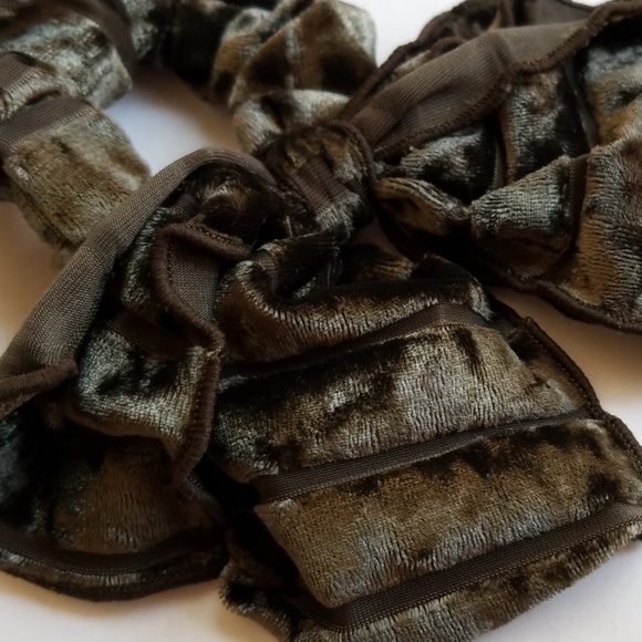 Anthropologie Burnout Velvet Bow Ponytall Holder - Picture 4 of 5